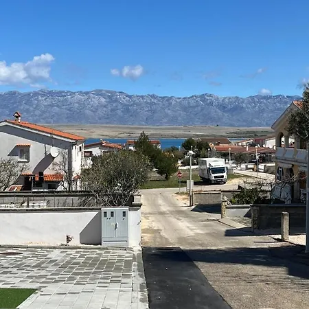Irene Apartment Vir